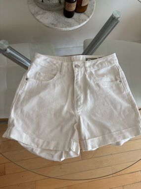 Vero Moda Crisp White Rolled Hem Denim Shorts